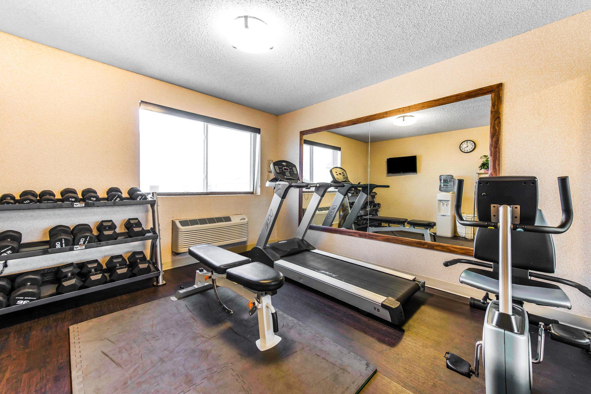 Comfort Inn & Suites Hays I-70 Extérieur photo