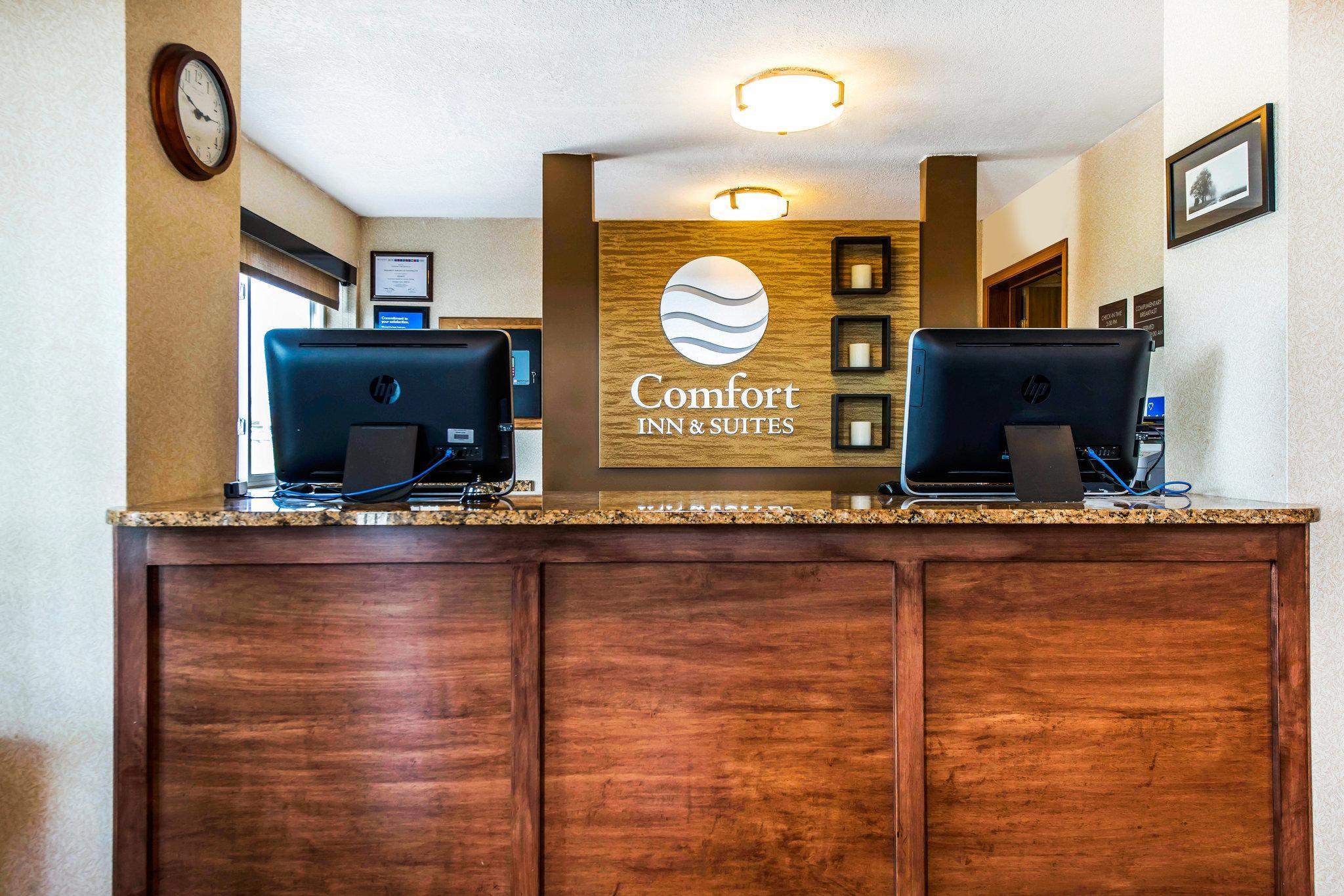 Comfort Inn & Suites Hays I-70 Extérieur photo