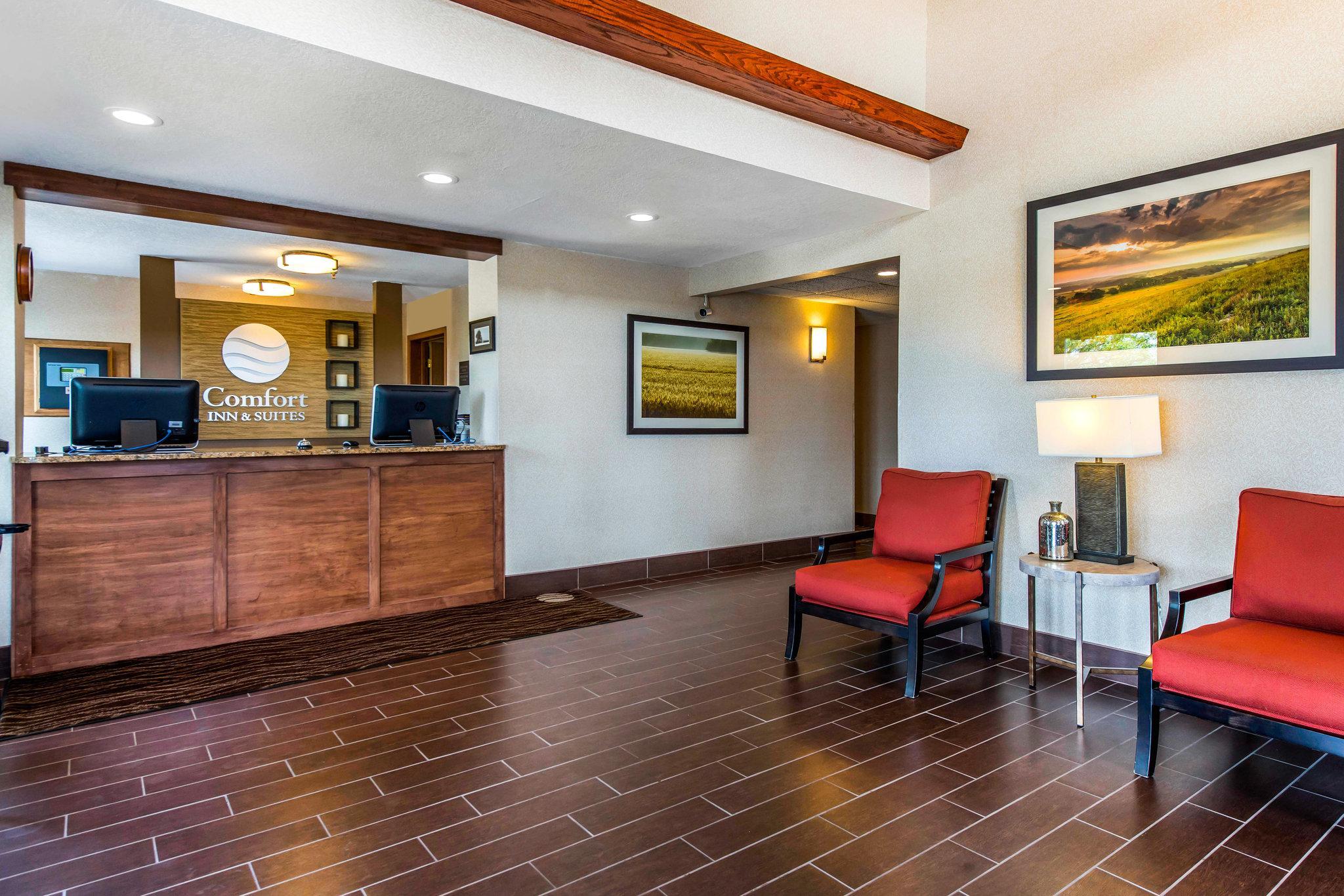 Comfort Inn & Suites Hays I-70 Extérieur photo