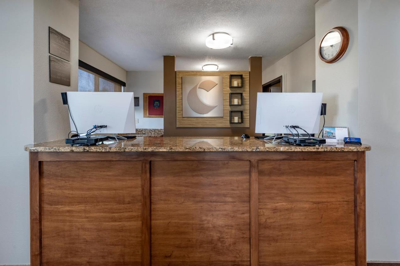 Comfort Inn & Suites Hays I-70 Extérieur photo